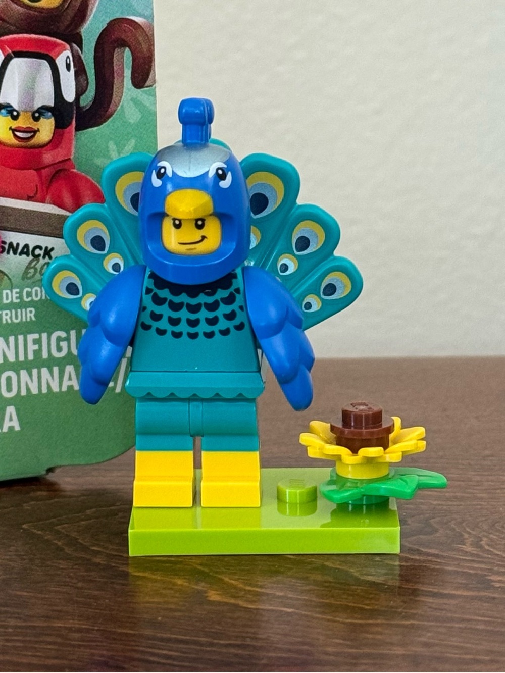 LEGO Series 28 Minifigures Peacock Bird Costume SEALED 71051